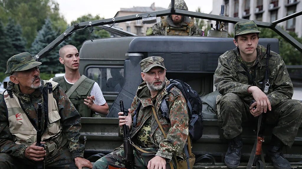 Нет на украине бог бог в ополчение. Ухожу в ополчение. На украине нету бога бог в ополчение ушел. Добровольцы на донбассе 2014. На украине нету бога бог в ополчение ушел.