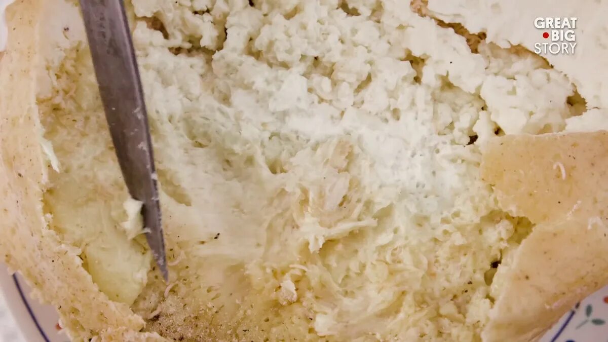 Сыр касу марцу личинки. Сыр casu marzu италия. Сыр касу марцу фото. Касу марцу сыр с живыми личинками. Кацу марцу.