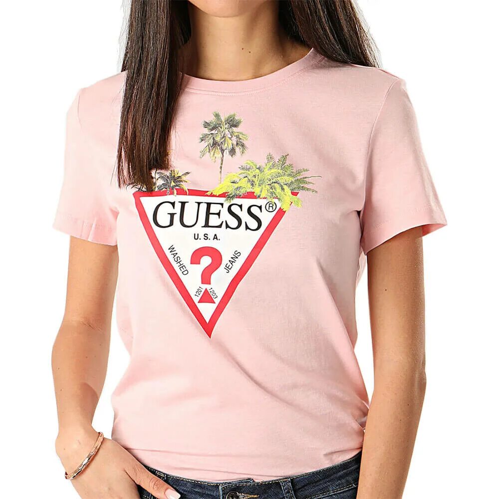 Как переводится guess. Бренд одежды guess. Guess футболка. Надпись guess. Guess логотип.