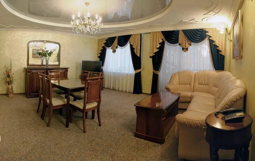Гостиница дом курск. Ленина 87 курск гостиница. Гостевой дом строгановых курск. Гостиница дом курск. Гостиница дом курск.