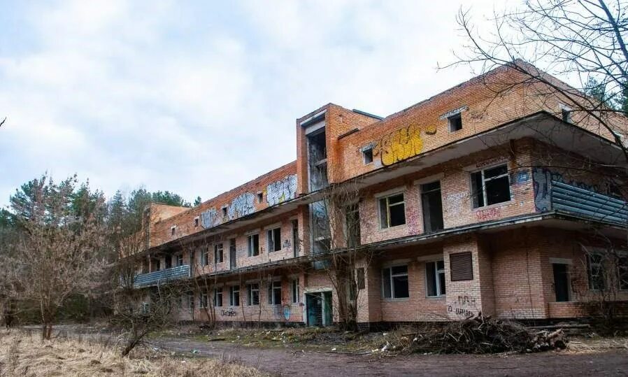 Усадьба в калуге заброшенная. Заброшки в калуге. Заброшенная ракетная шахта калужская область. Заброшка в калуге. Заброшка в калуге.