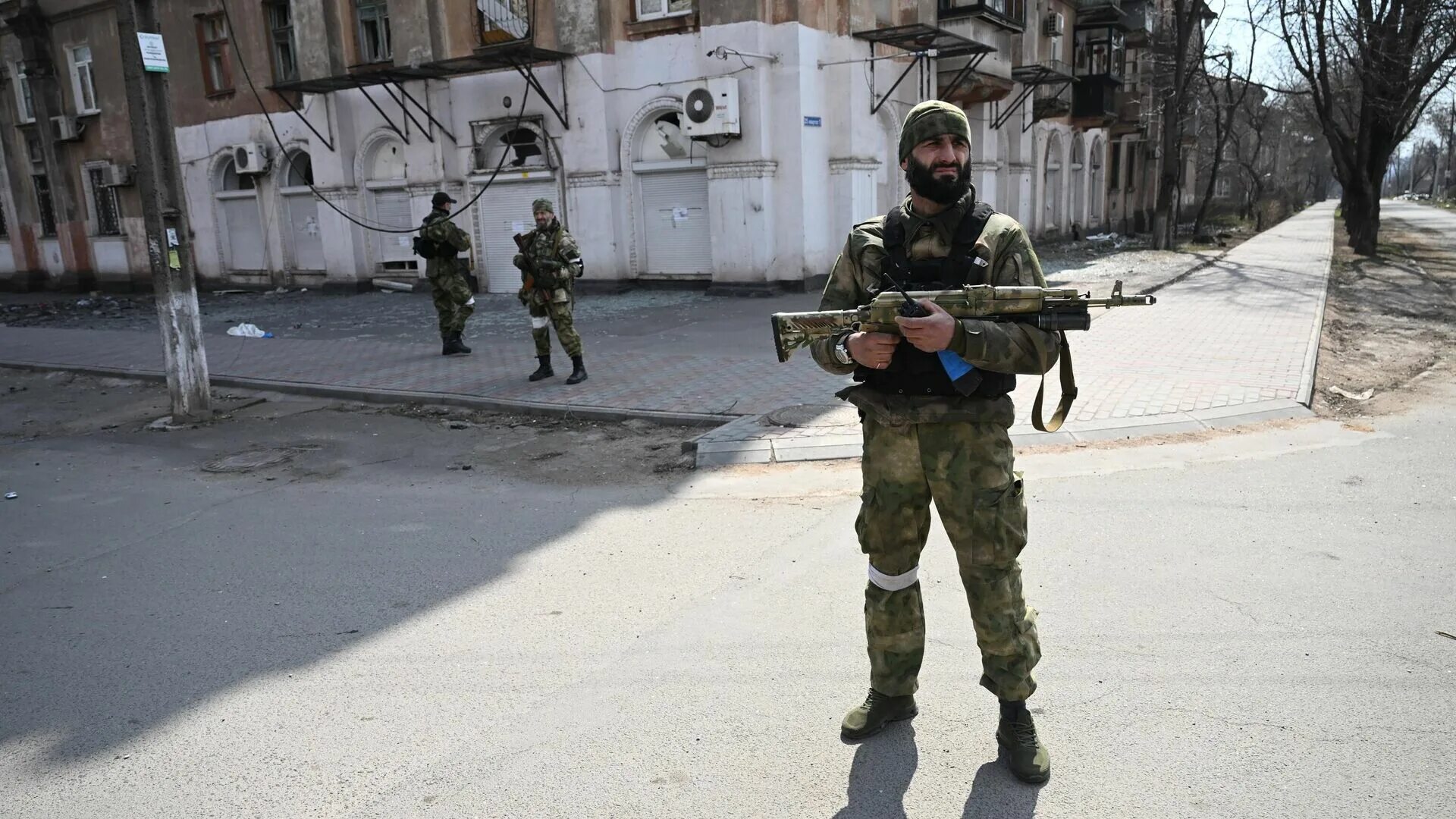 Специальная военная операция на украине подоляка сегодня. Спецоперация на Украине российские войска. Спецназ Украины. Российские солдаты в Мариуполе. Чеченские войска на Украине.