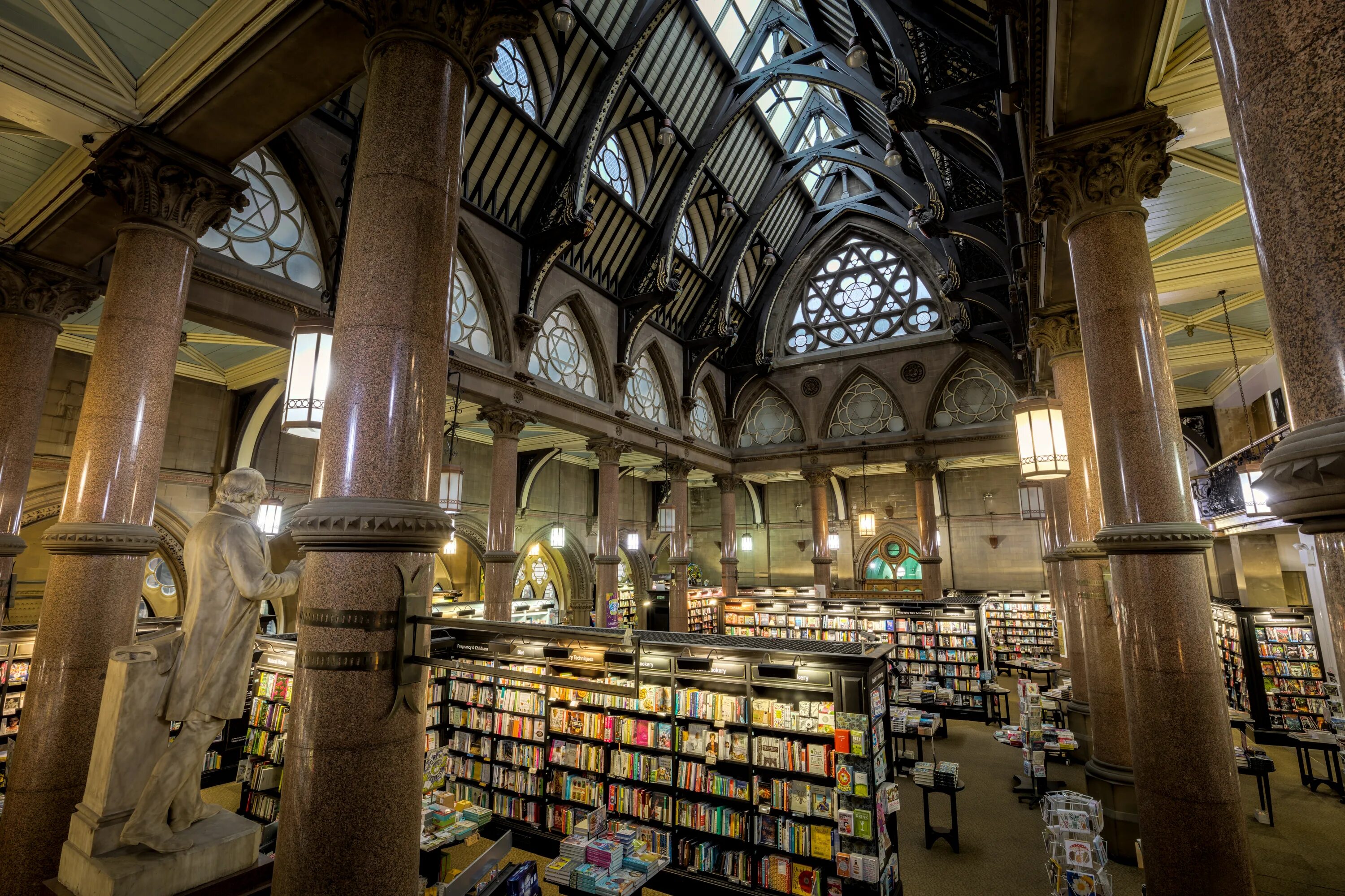 Библиотека Кодрингтон Великобритания. Книжный магазин. Библиотека фото. Самый красивый книжный магазин в москве