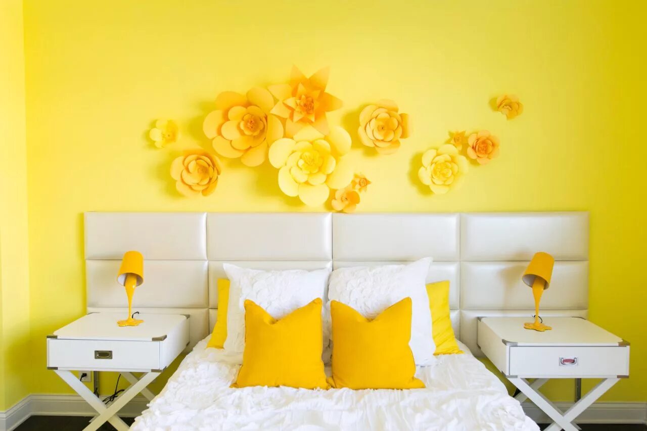 Хеллоу желтый. Желтая комната. Желтый интерьер. Комната с желтыми стенами. Желтая стена.