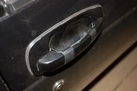 Снять ручку двери приора