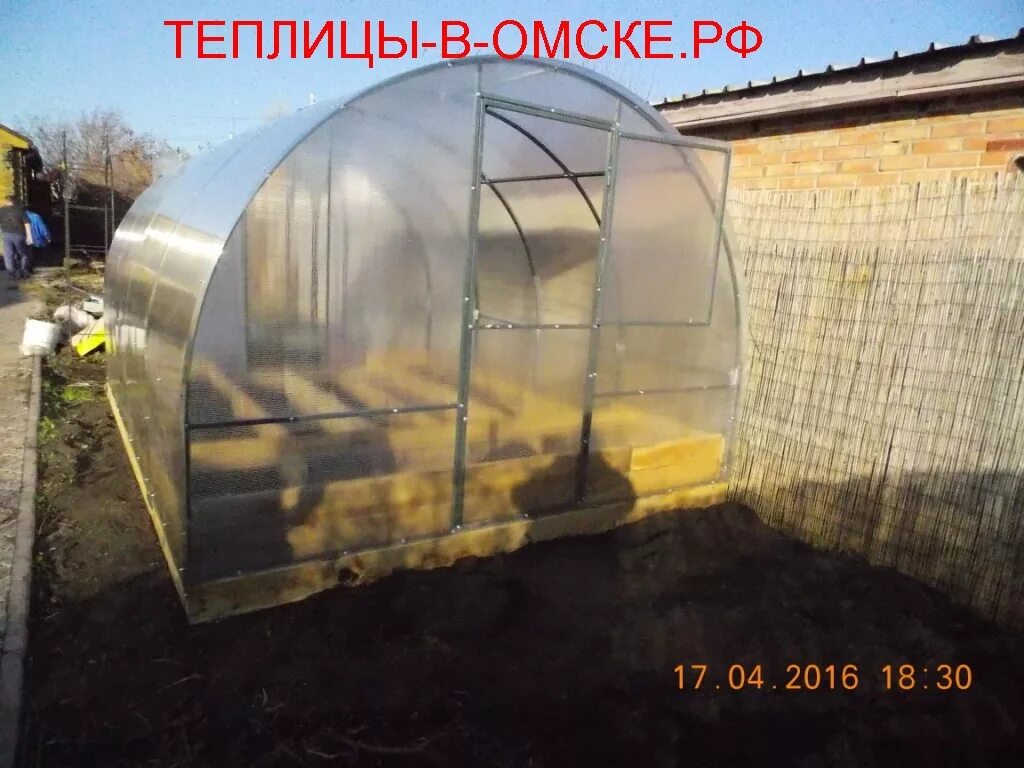 омские теплицы от производителя. теплица 4м*3м*2м* "комфортпром. теплица сигма 4м шаг дуг 67см. теплица прямостенная. теплица поликарбонат 3х6 нижний.