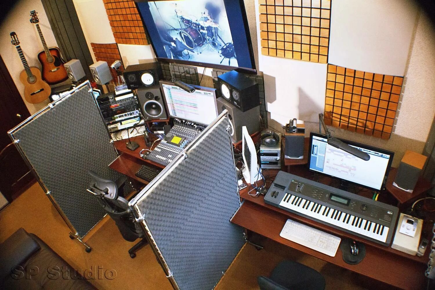 Студия звукозаписи ГИТИС. Стол для студии звукозаписи. Контрольная комната студии звукозаписи. Планировка домашней студии звукозаписи.