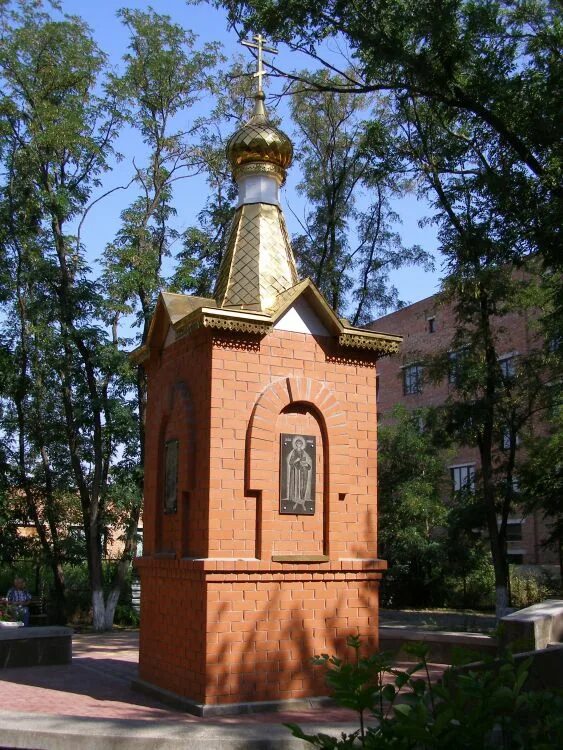 Шахты поселок каменоломни. Аллея героев п. Храм архистратига михаила п каменоломни. Достопримечательности п каменоломни ростовской обл. Центральный парк каменоломни.