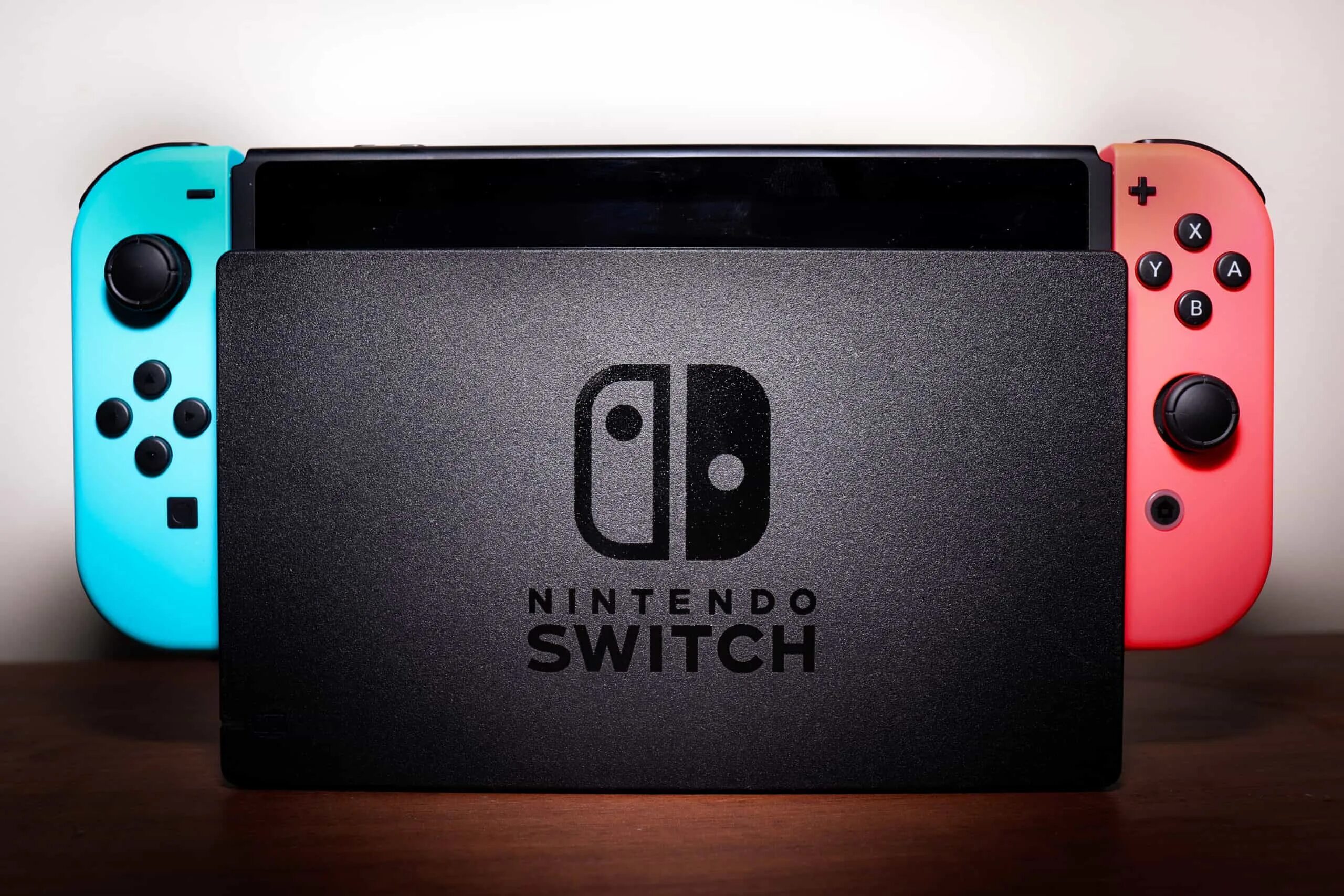 Nintendo Switch. Nintendo 2021. Nintendo Switch фото. Чёрная цветом Nintendo Switch.