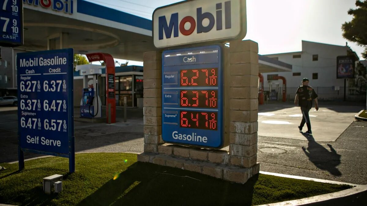 Бензин в 2014 г. Бензин в США. Галлон бензина в США. Бензин в США сегодня. Цены на бензин в США.
