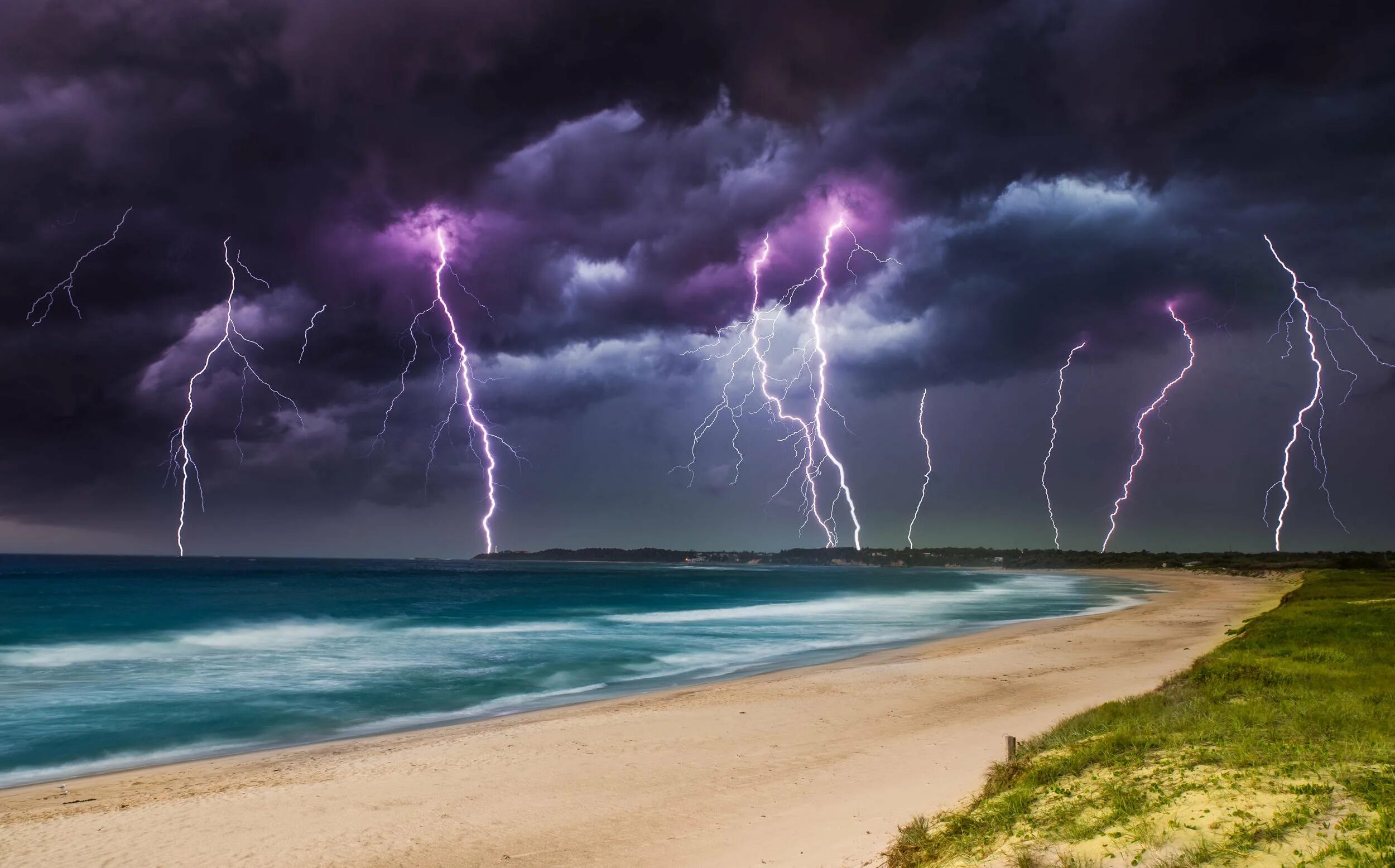 Thunder rain. Река Кататумбо, Венесуэла. Гроза обои. Гроза на море. Природа с грозой.