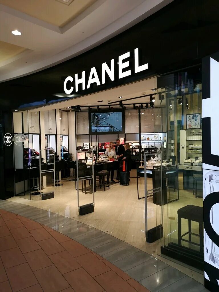 Шанель цум. Chanel shop. Chanel shop. Магазин chanel. Магазин chanel в москве.