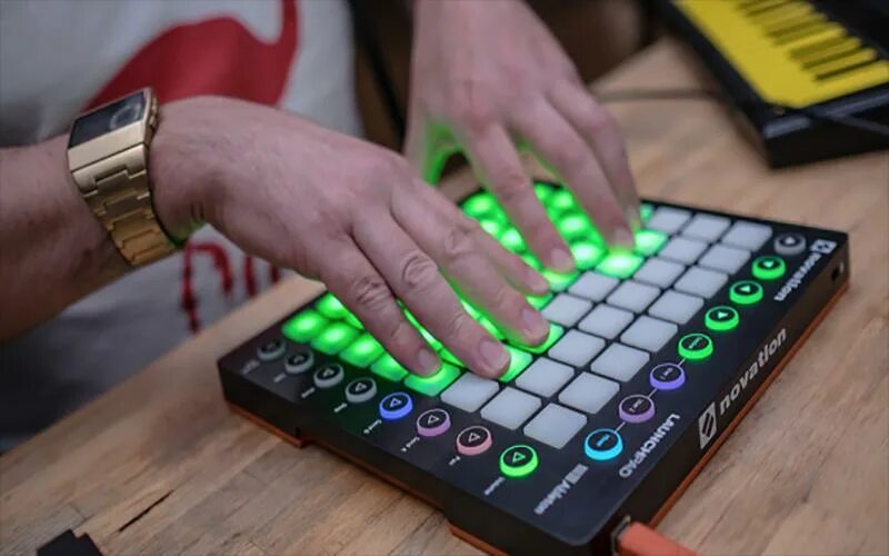 Лаунчпад это. Novation launchpad mk2. launchpad dj. лаунчпад чёрный. лаунч пад 7.