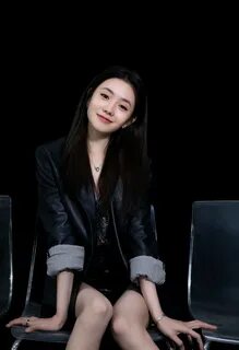 With the same pure face and ambition buried deep in his eyes, Liu Haocun sh...