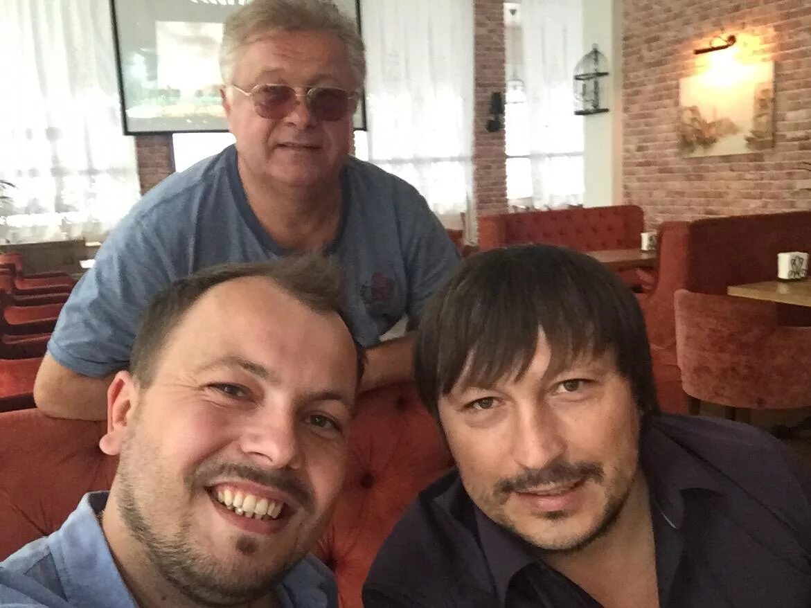 Жизнь и судьба сумишевский. Брат ярослава сумишевского. семья сумишевского. брат сумишевского ярослава фото. сумишевский брат.