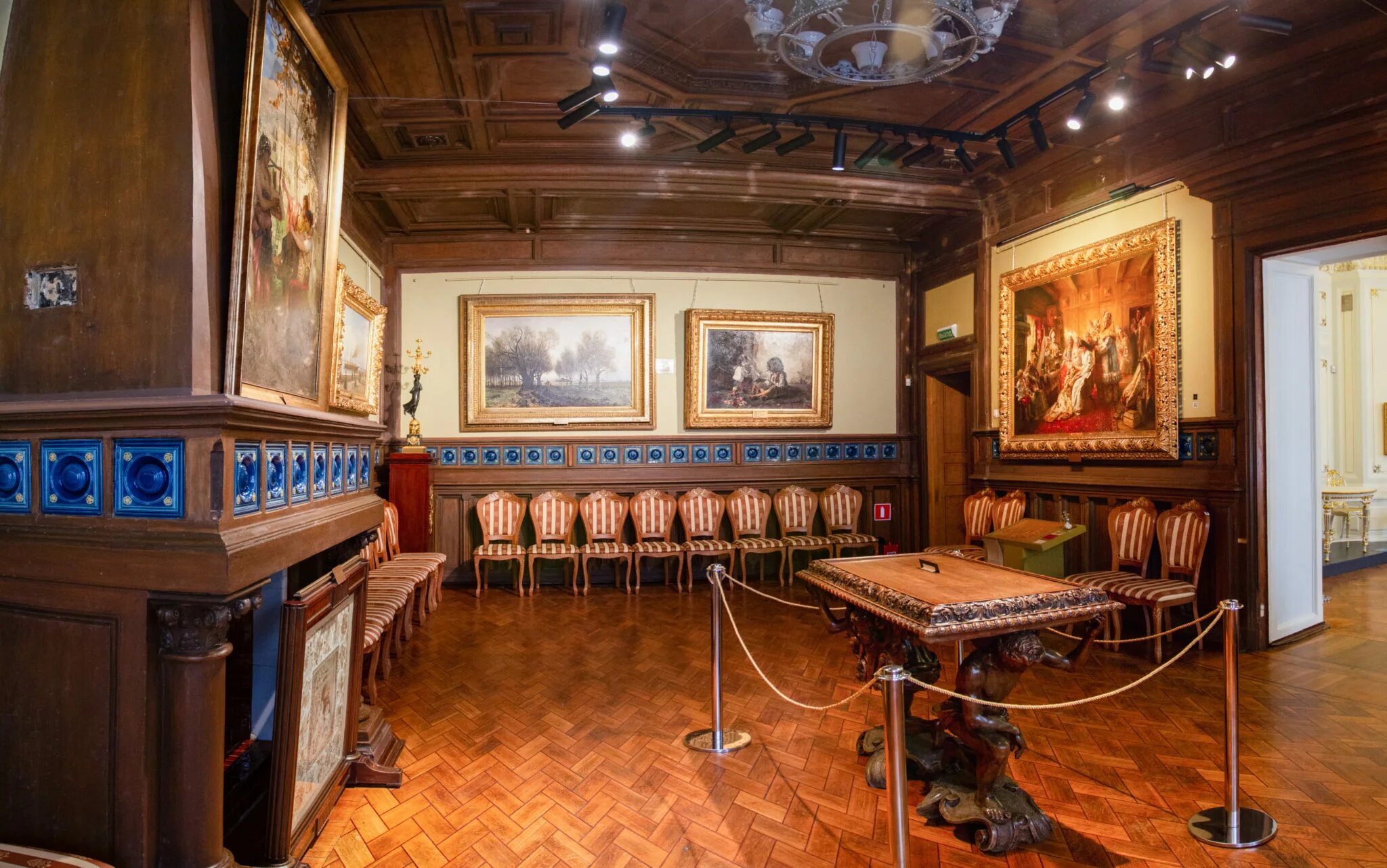 Серпуховский историко-художественный музей серпухов. Серпухов картинная галерея. Серпухов художественный музей. Историко-художественный музей серпухов. Серпуховский историко-художественный музей серпухов.