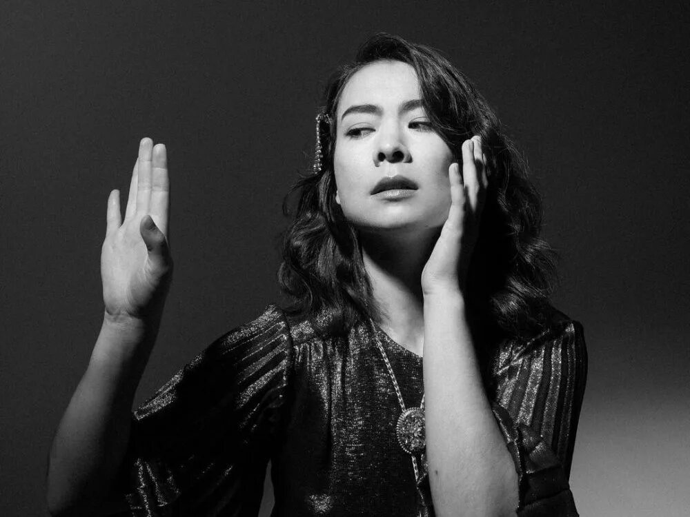 Митски lush. Мицки певица. Митски мияваки. Mom i m tired mitski. Митски lush.