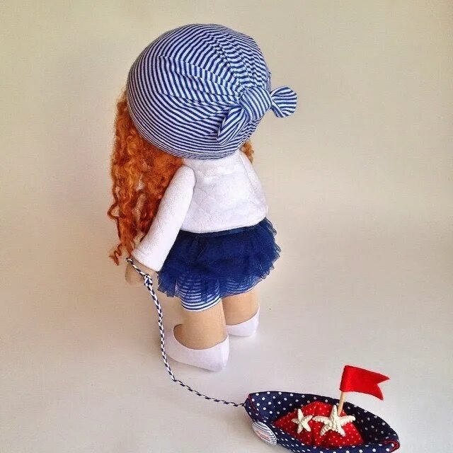 Матросский костюм для девочки. Женщина моряк. Стиль морячка. Прическа морячки. Море яхта девушка.