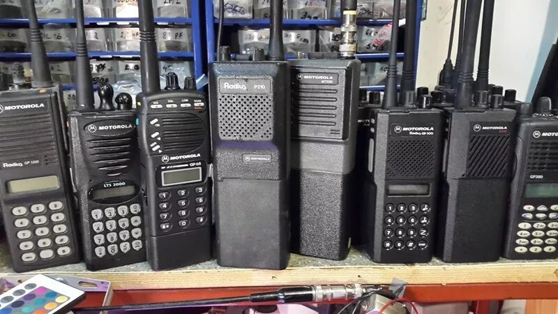 Радиостанция motorola радиус gp300. Motorola radius gp300. Motorola v550. Motorola gp300 с клавиатурой. Motorola 300.