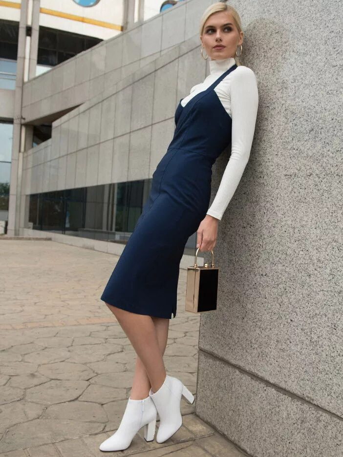 Итальянский сарафан женский черный длинный. Длинный сарафан. Голубой сарафан. Платье в бельевом стиле. Черный сарафан с водолазкой.