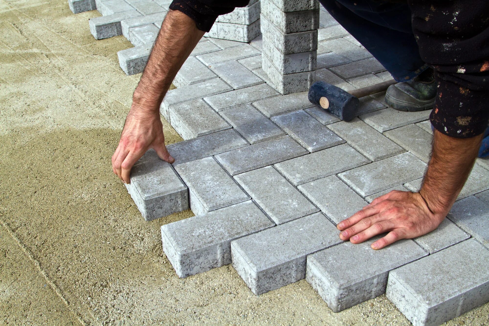 Как уложить тротуарную плитку своими руками