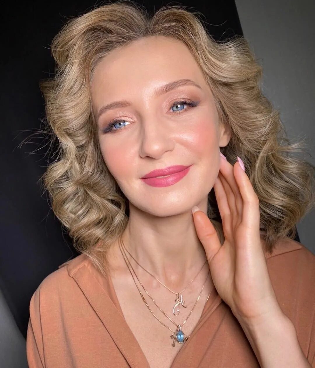 Лифтинг макияж. Грошева ольга. макияж 40+. макияж 45+.