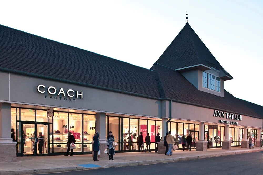 Outlet ru. Аутлет coach в Нью джерси. Аутлет Америка. Аутлеты США. Самые известные аутлеты.