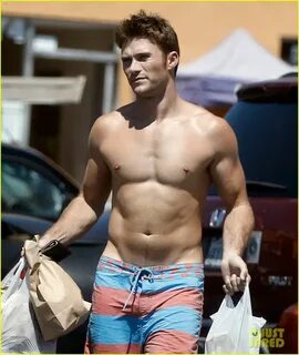 Scott eastwood nude.