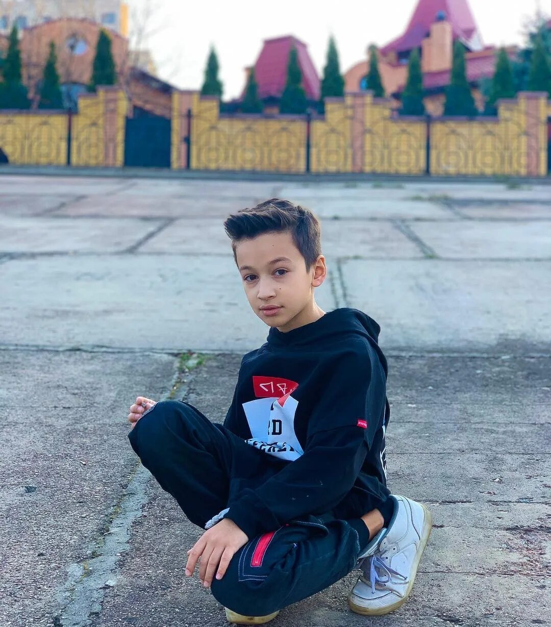 Номера мальчиков 10 лет. Максим ласниер. Тамерлан валиев тик ток. Артур и давид. Федя петров.