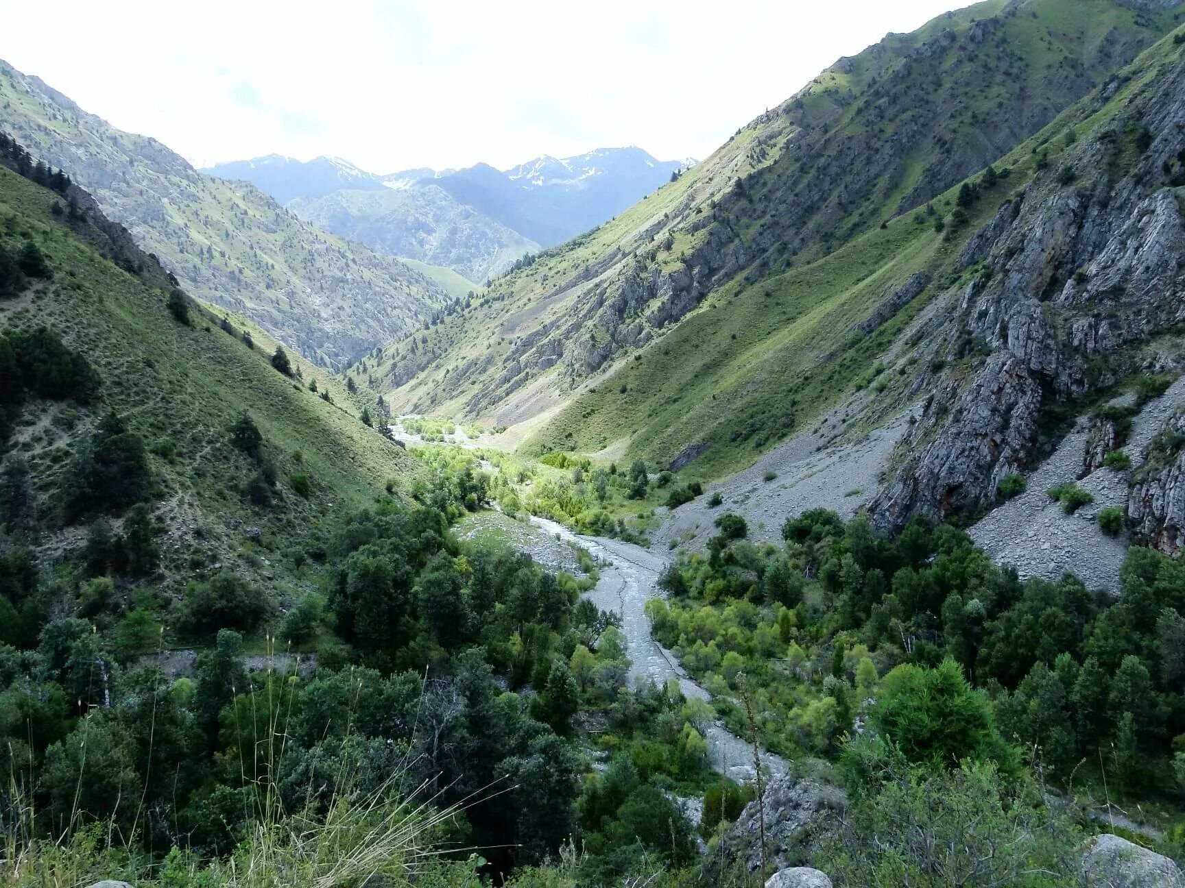Картинки природа на рабочий стол на весь экран. Река пскем в узбекистане. Рокамадур меч в скале. Долина сват тальбы секут девочку. Шварцхорн.