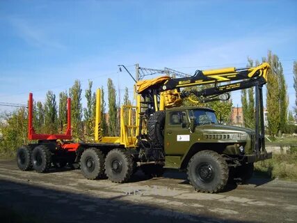 Урал лесовоз с манипулятором