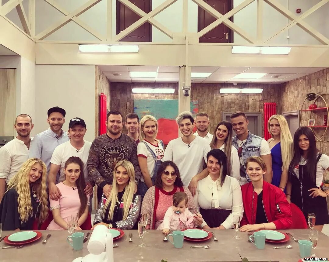 Данила гухман. Виктория романец на проекте дом 2. Самые яркие истории дома 2. Дом 2 виктория карасева и вячеслав дворецков. Дом 2 валерий блюменкранц и анна левченко.