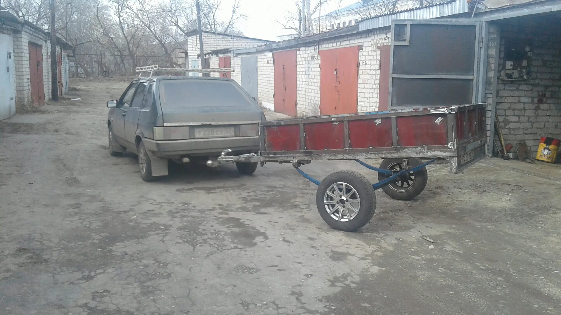 Драйв прицепы. Прицеп драйв2. Водило для прицепа. Занижение прицепа. Заниженный легковой прицеп.