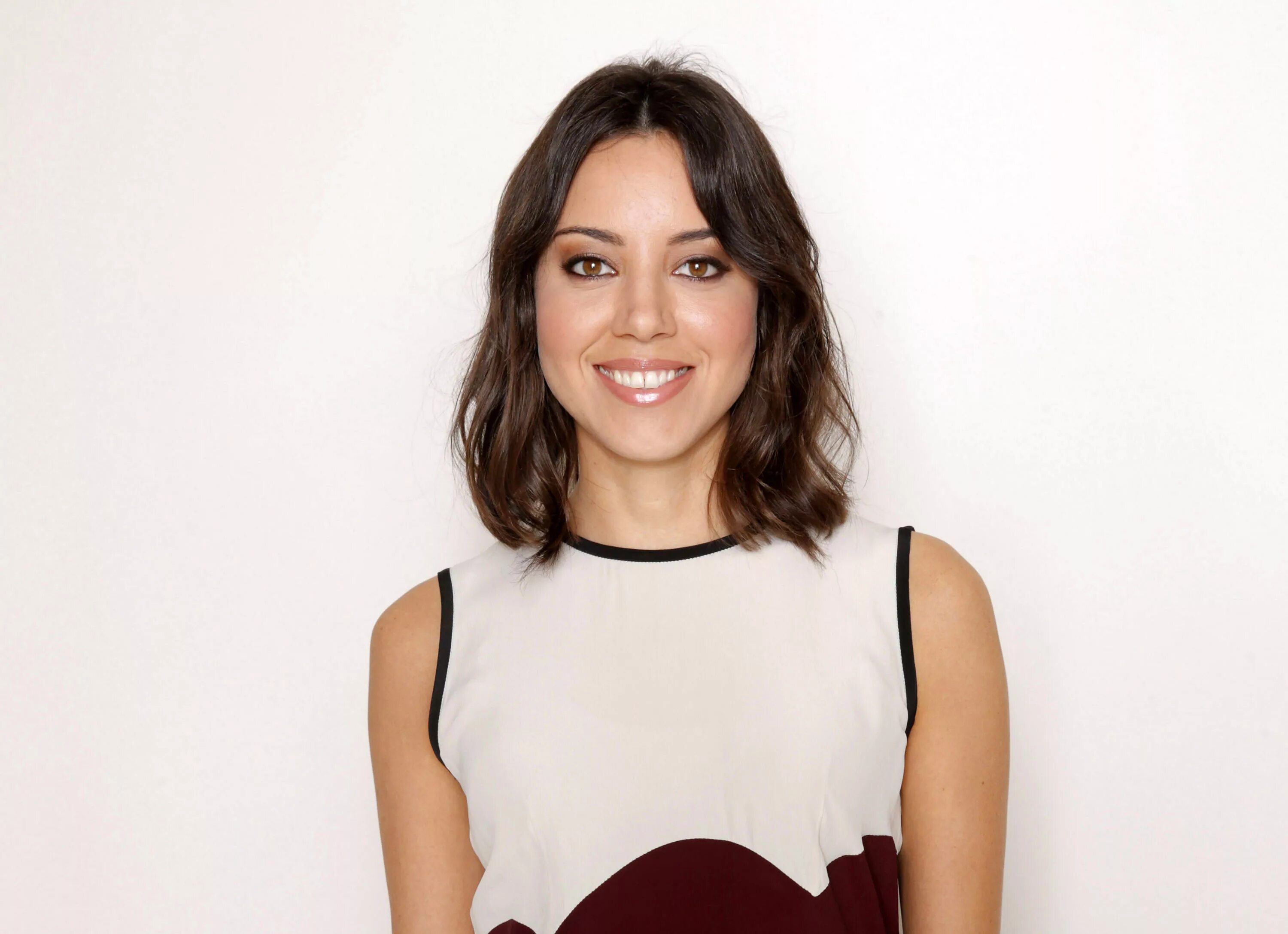 Плаза aubrey. Aubrey. О́бри кристина пла́за. Обри плаза актриса. Aubrey.