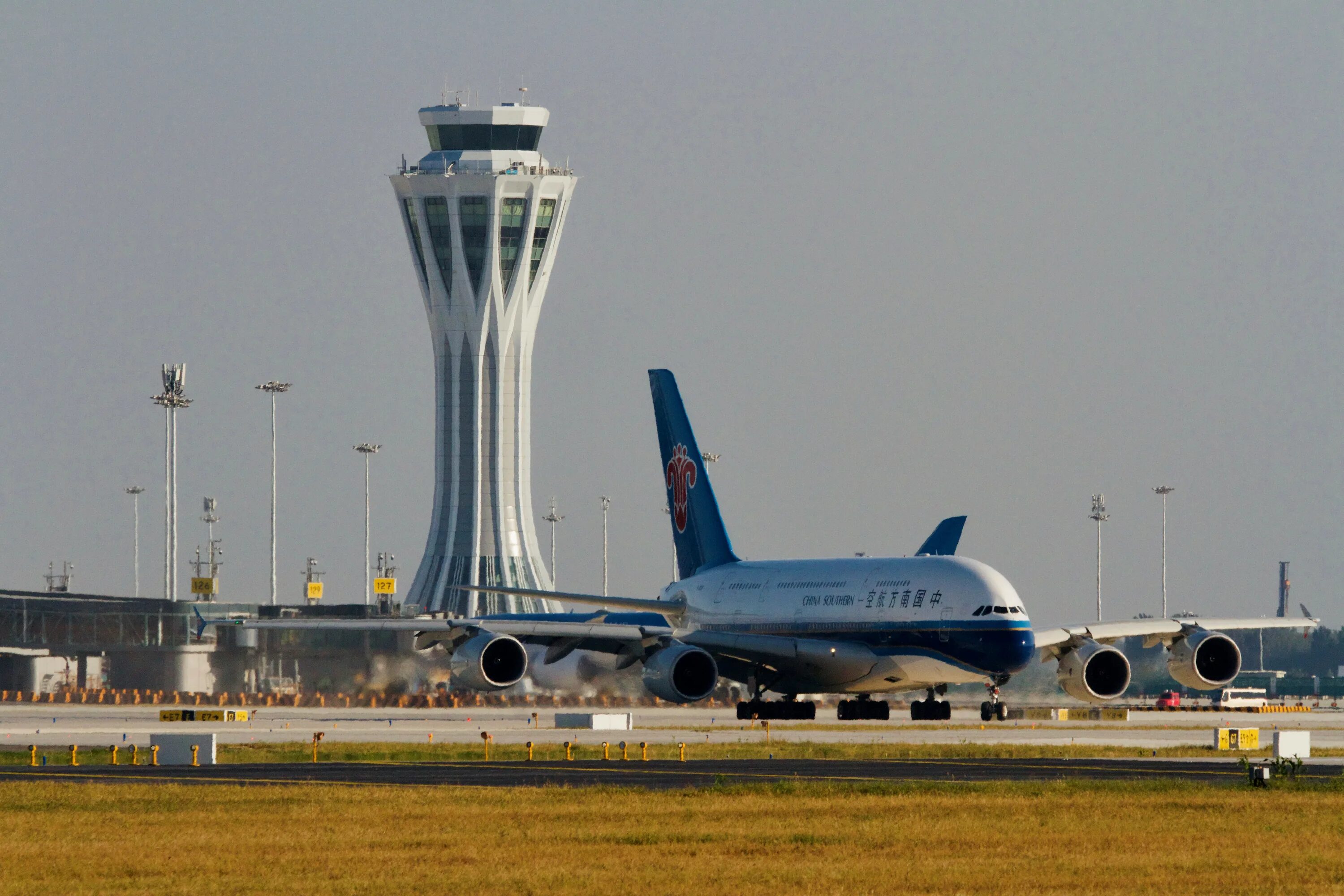Какой самой большой аэропорт в мире. Аэропорт Пекин Дасин. Пекин Дасин, Международный аэропорт, Китай. Международный аэропорт Шоуду. Международный аэропорт Шоуду, Китай.