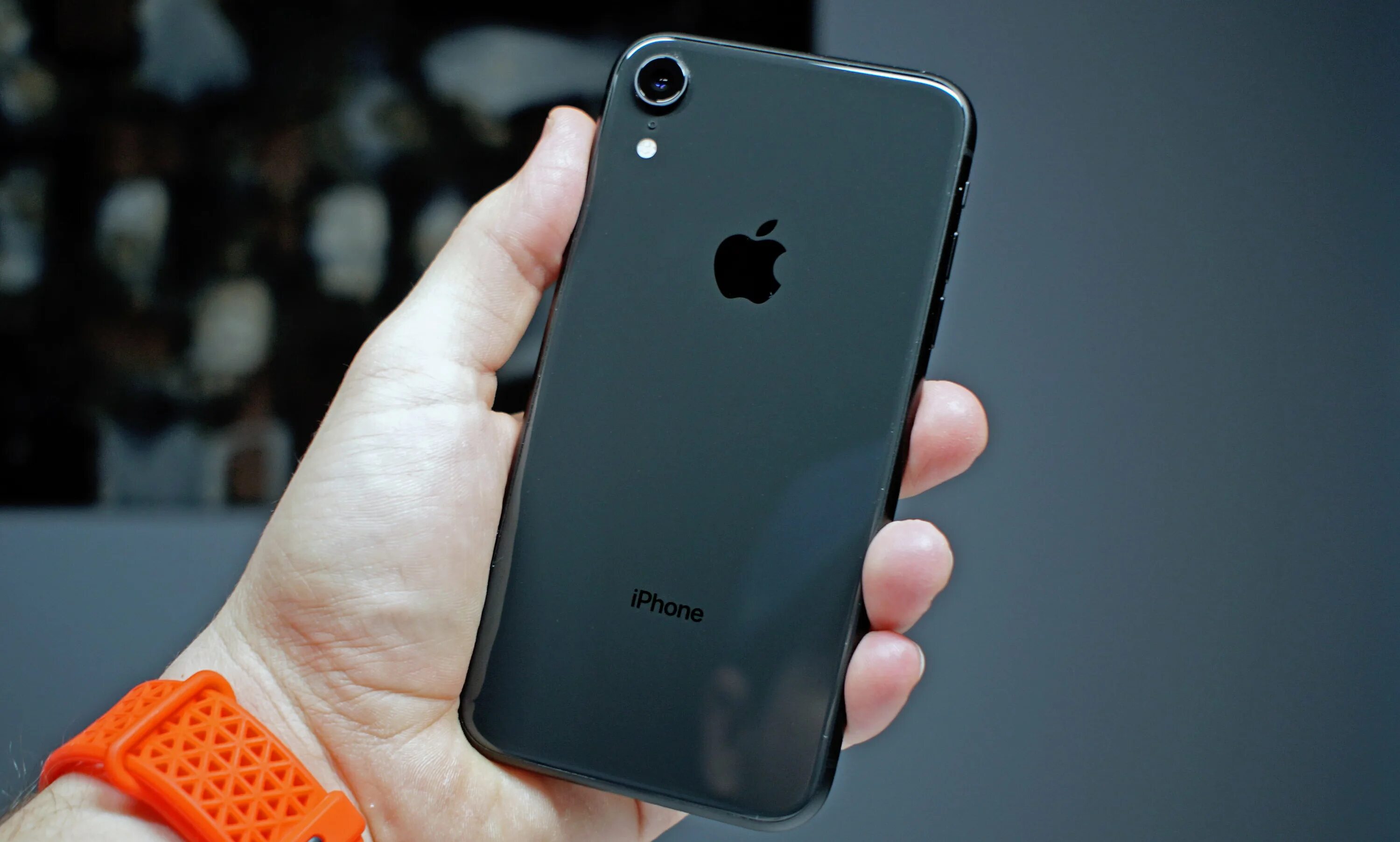 Айфон xr ios. Айфон xr. производитель айфона. iphone xr в корпусе 13. айфоны снятые с производства.