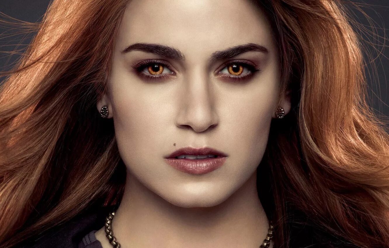 Кристен стюарт вампир. Вампирша из сумерек. Белла вампирша. Белла свон рыжая. Розали каллен сумерки.