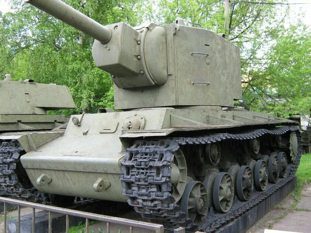 Танк кв 2. Кв-2 танк. Кв 1 и кв 2. Кв 1с 152мм. Кв-2 танк Калибр.