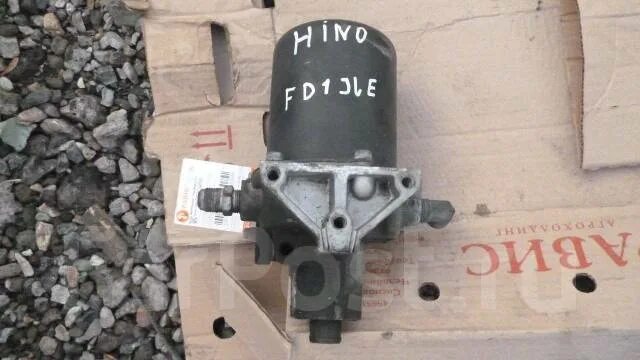 Осушитель хино 700. Осушитель воздуха хино рейнджер. Датчик кондиционера hino. Осушитель хино. Hino 500 кран влагоотделителя.