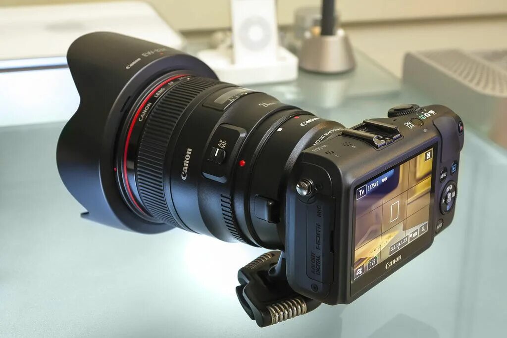 Canon EOS M - уже в продаже! - Новости - Фотомагазин "Интеллект-фото"