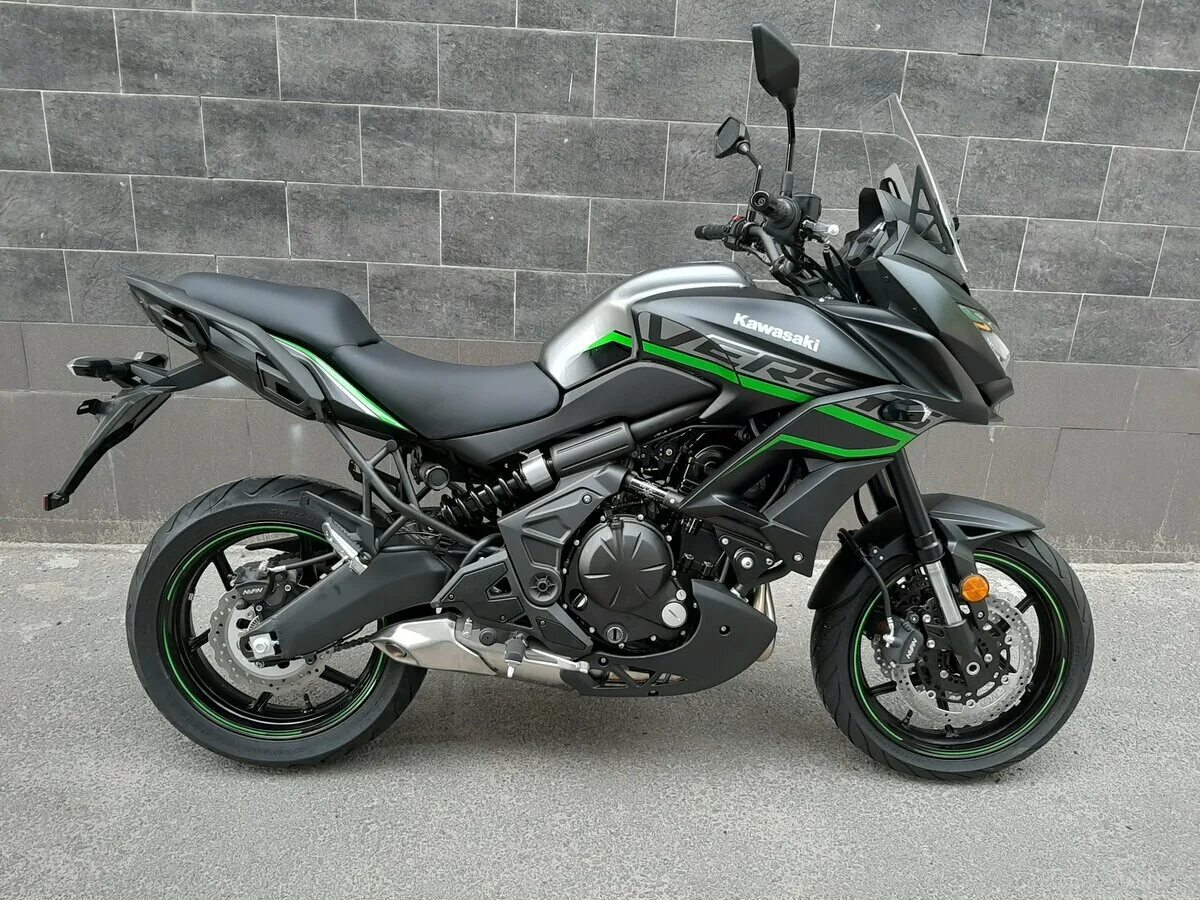 Купить версус 650. Kawasaki Versys 650. Kawasaki Versys 650 2019. Кавасаки версус 650 3 поколение. Мотоцикл Кавасаки версус 650.