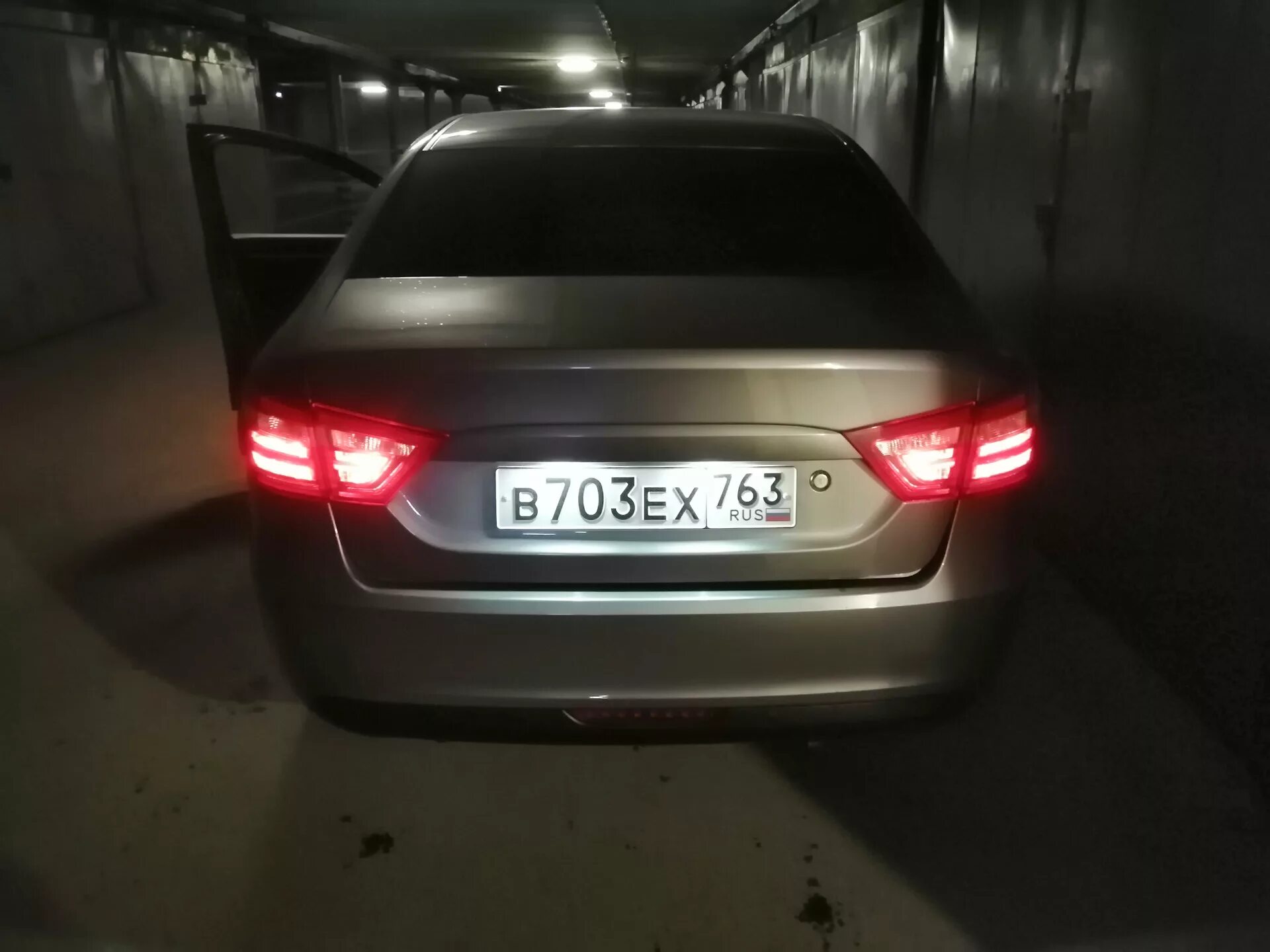 Диоды в подсветку номера - Lada Vesta, 1,6 л, 2017 года просто так DRIVE2
