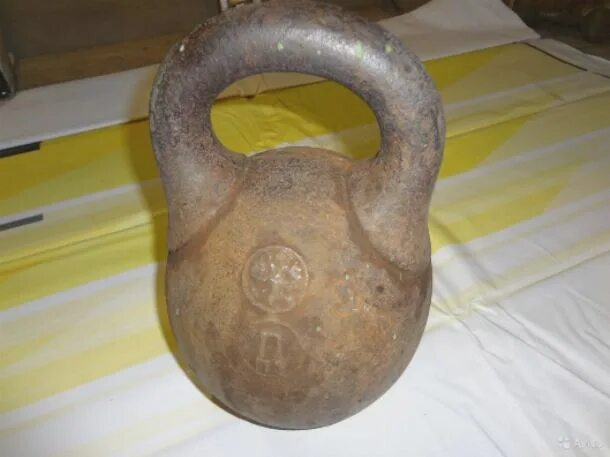 Гиря 1 пуд с клеймом александр 3. Царская гиря 1ф. Царская гиря 5 пудов. Гиря 2,5 пуда вес. 1/8 10 пуд гиря.