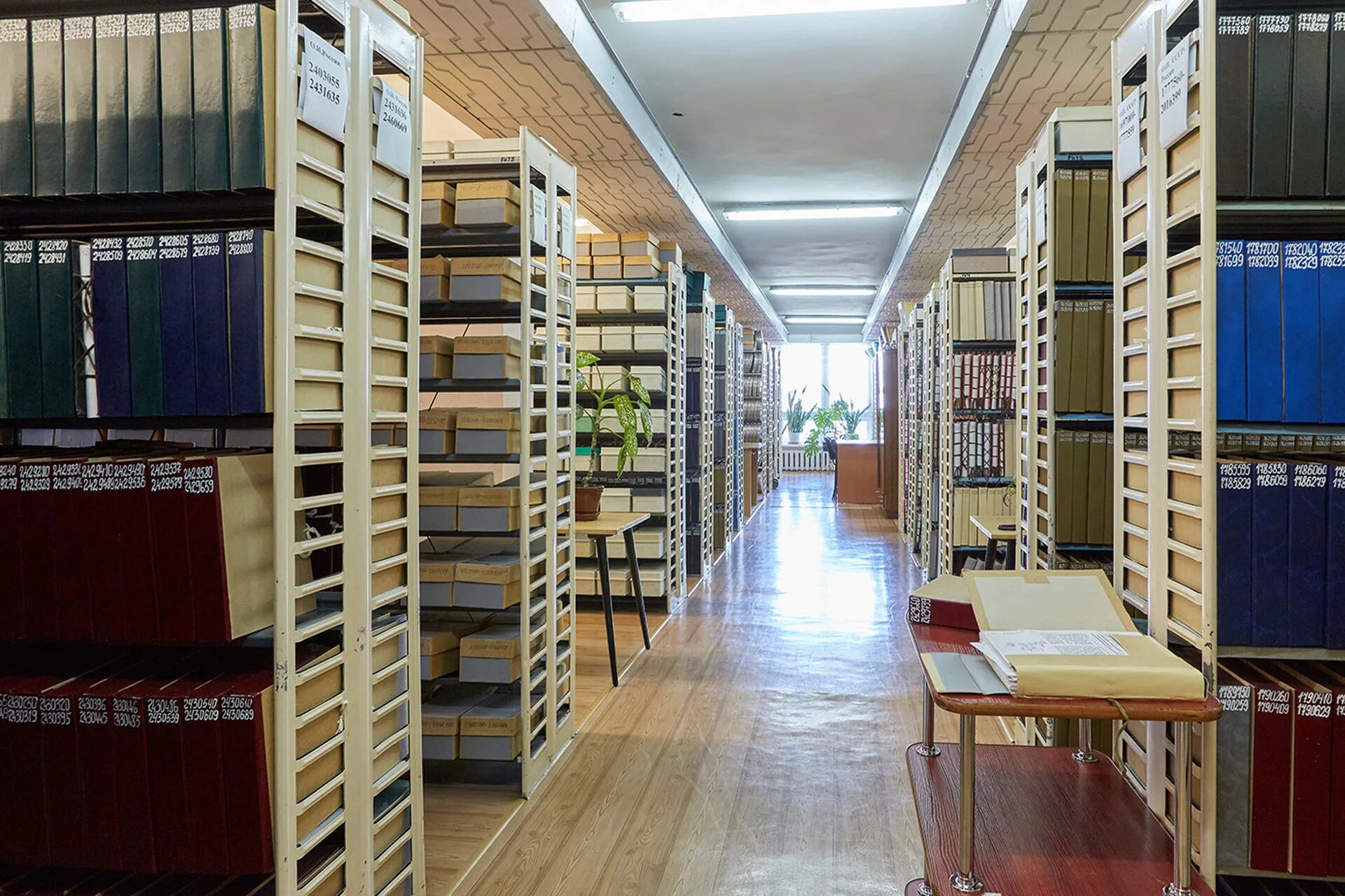 цнтб сиа. центр научно технических библиотек. библиотека гпнтб новосибирск. центр научно технических библиотек. гпнтб читальный зал.