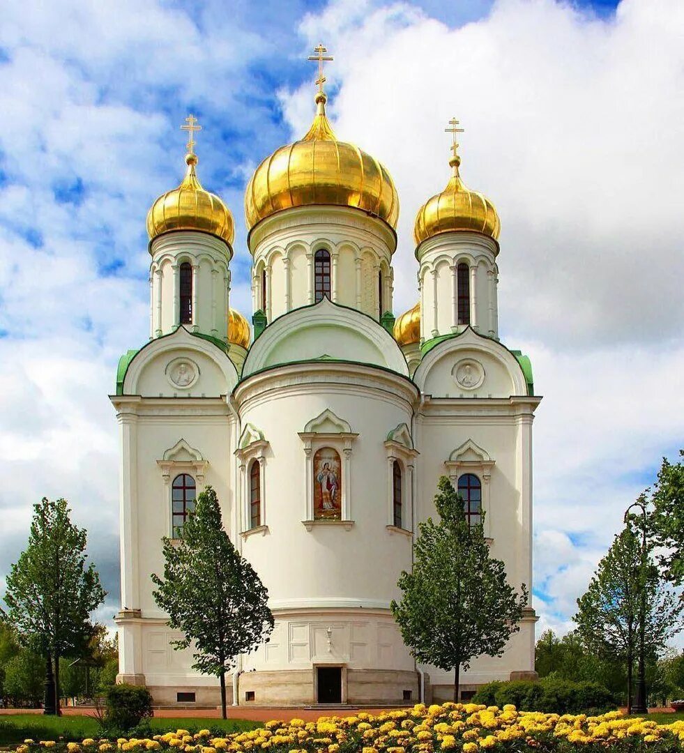 Церковь святого игоря черниговского зима. Благовещенский храм в переделкино. Благовещенский храм в переделкино. Христианская православная церковь москва. Храм святого равноапостольного великого князя владимира.