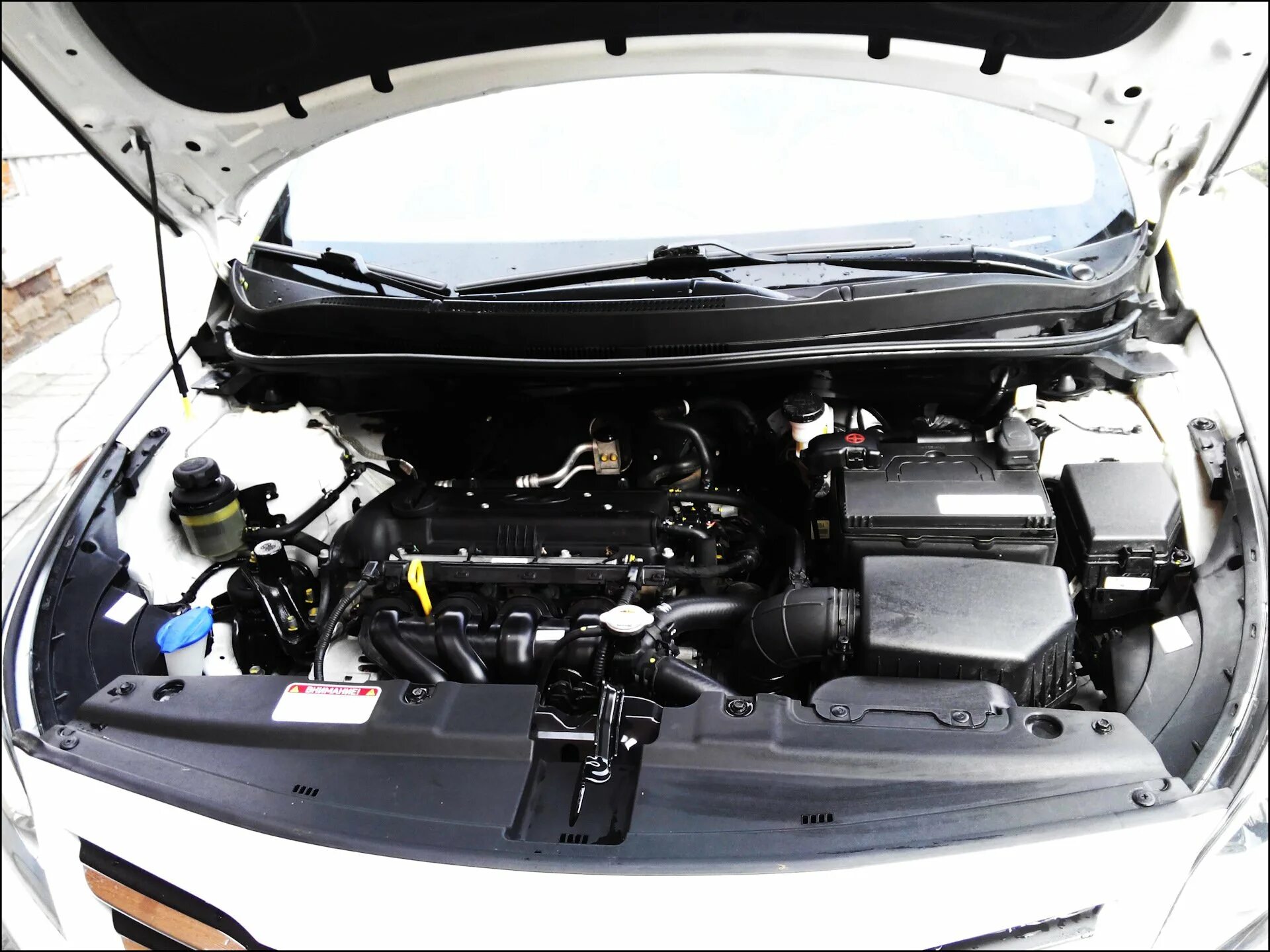 Ремонт двигателя хендай солярис. Hyundai solaris 1 под капотом. солярис 1.6 под капотом. солярис под капотом 1.4. solaris 2011 под капотом.