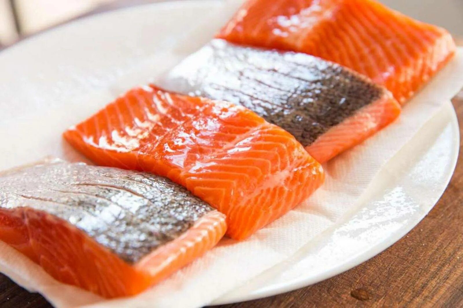 Можно ли есть сырой лосось. Салмон лосось. форель чавыча слабосоленая. fish salmon форель. лосось форель семга кижуч.