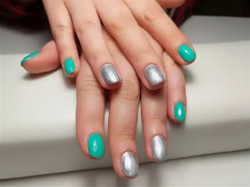 Маникюр щербинка. Маникюр в щербинке недорого. Топовые покрытия гель лак на красном. Маникюр щербинка. Ногтевая в щербинке.