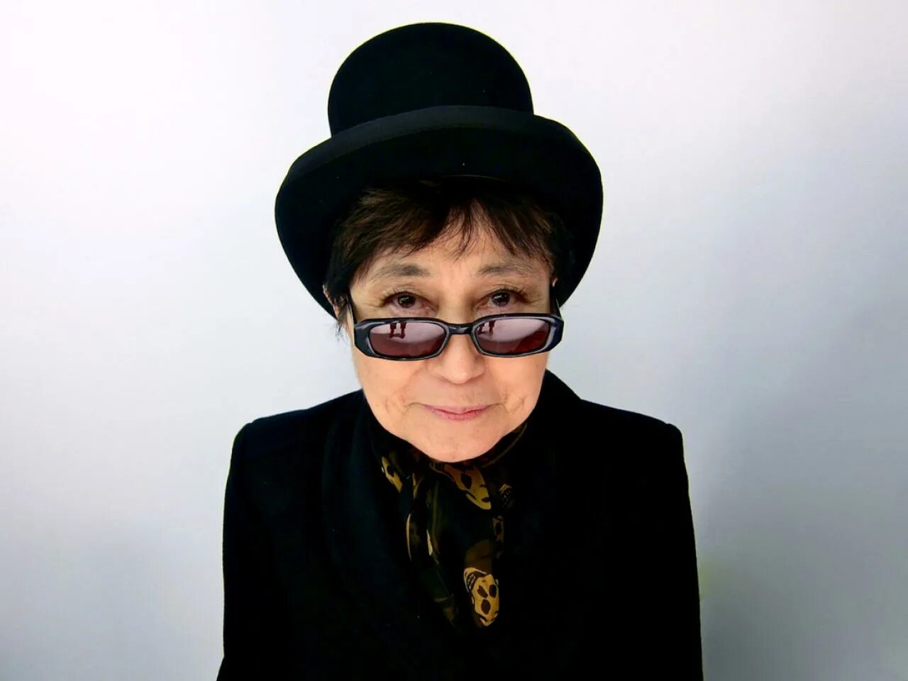 Вдова леннона. Yoko Ono. Йоко оно 2021. Леннон и Йоко. Вдова Джона Леннона.