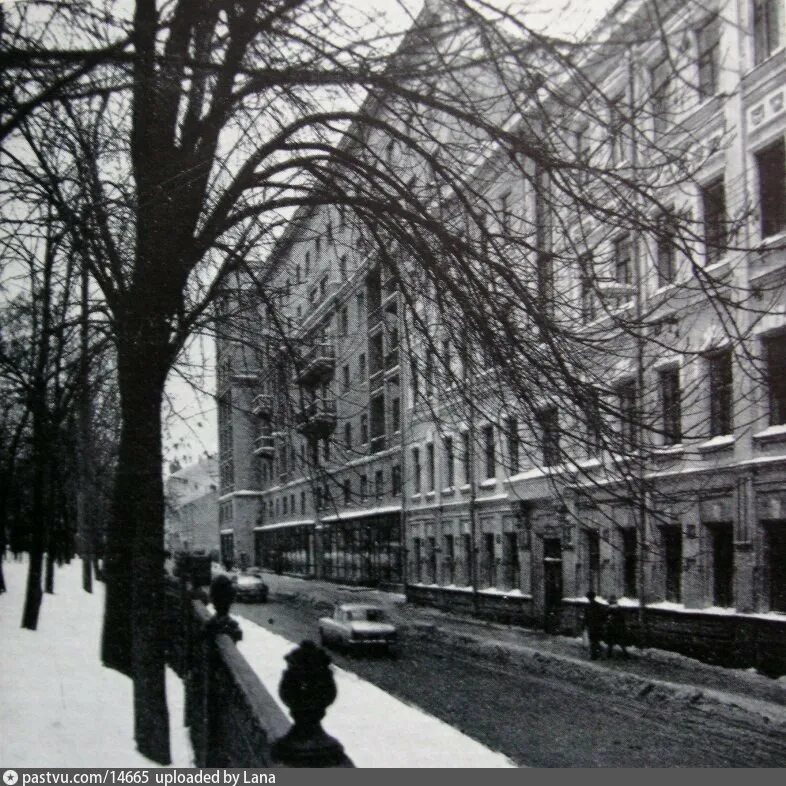 Сретенский бульвар 5. Сретенский бульвар 1990 годы. Сретенский бульвар улица Москва. Сретенский бульвар пешеходная зона.